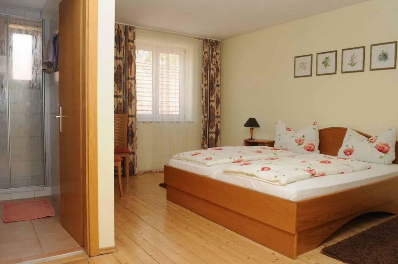 Pension Holzapfel Essing Guest house
